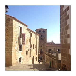 Jeu d'ombres et de lumières !
📷 Cáceres -España
#extremadura #cáceres #monumental #ciudad #ville #architecture #tourisme #voyage #espagne #igersfrance